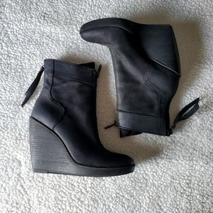 Dolce Vita Black Leather Heel Bootie Size 8